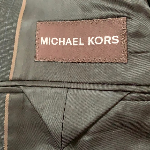 Michael Kors two-piece suit for boys - Picture 2 of 8